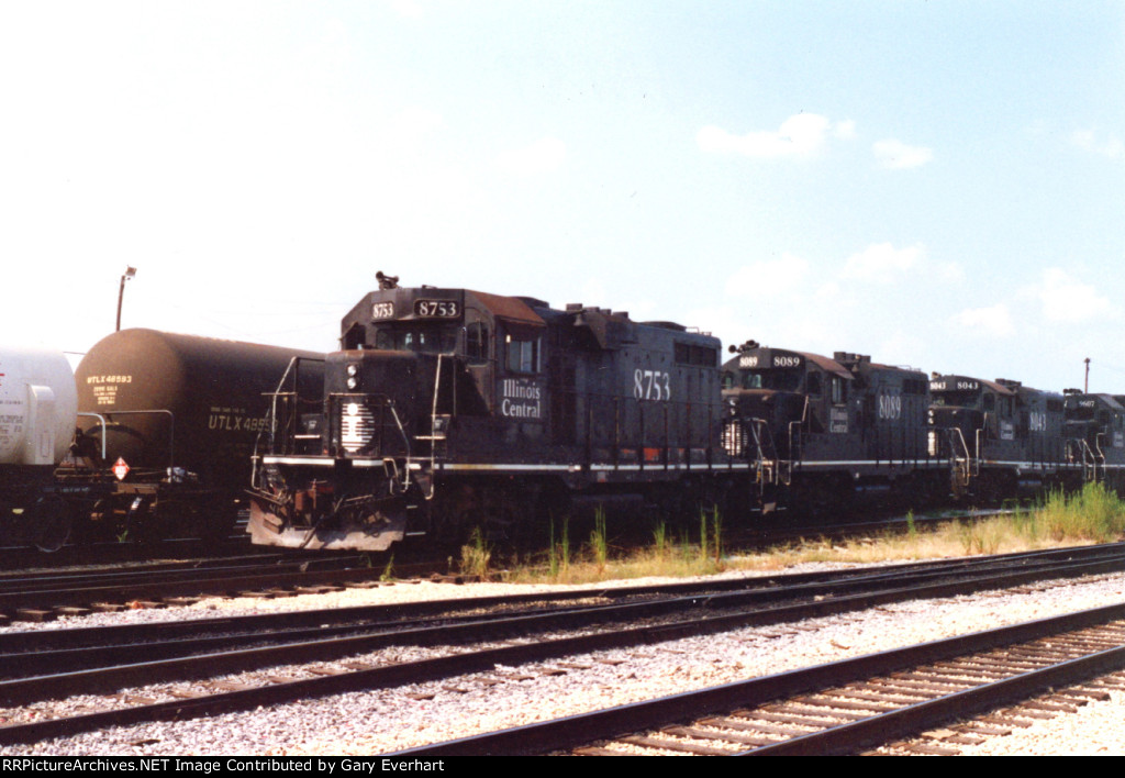 IC GP11 #8753 - Illinois Central 